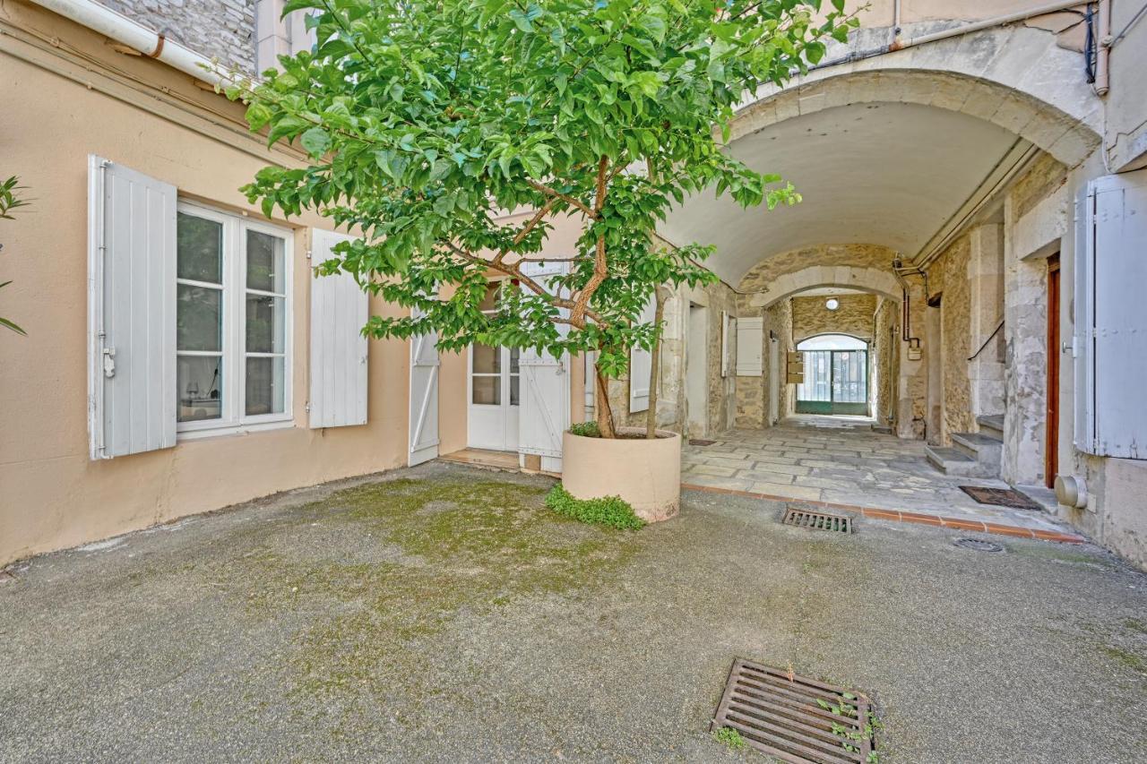 Appartement Au Calme En Plein Centre-Ville Nîmes Buitenkant foto