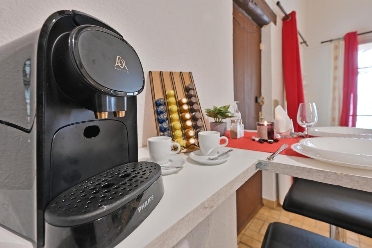 Appartement Au Calme En Plein Centre-Ville Nîmes Buitenkant foto