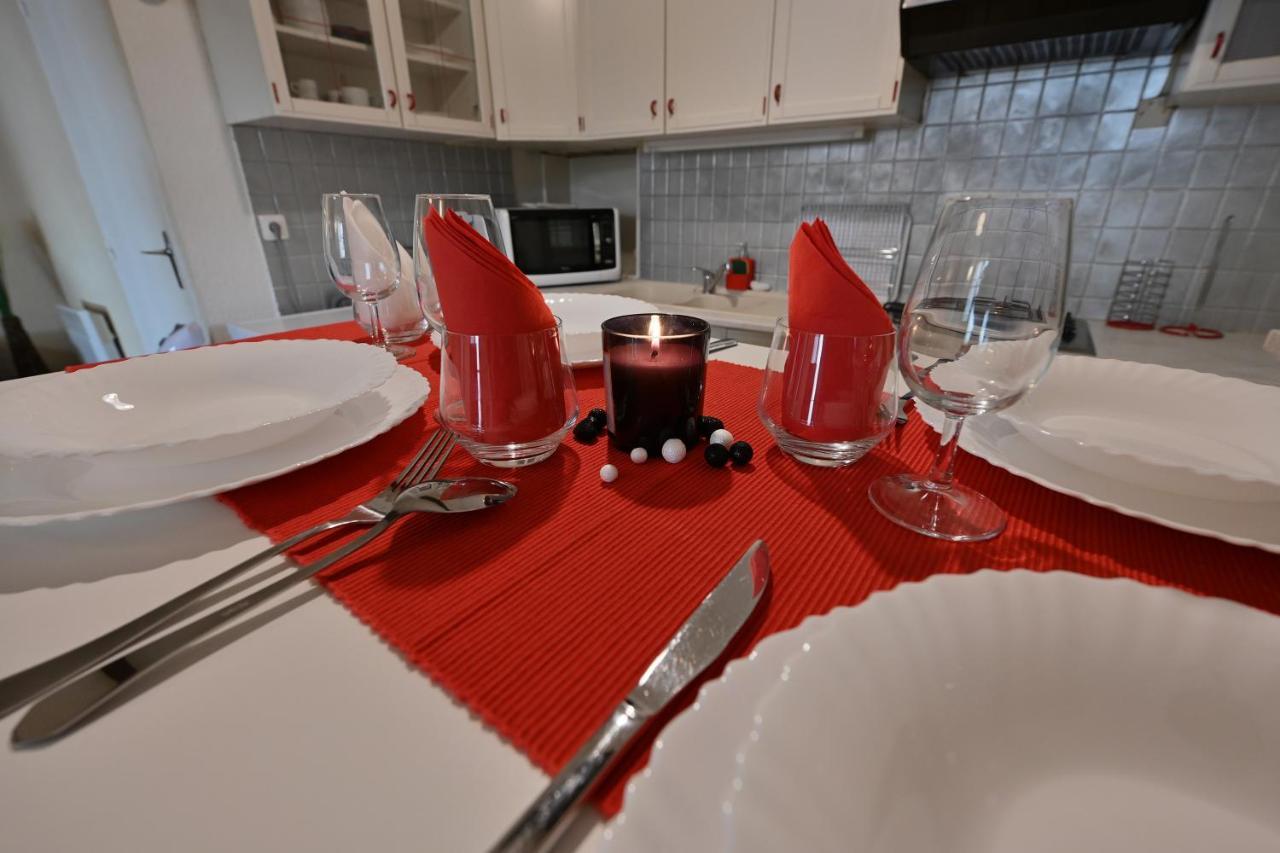 Appartement Au Calme En Plein Centre-Ville Nîmes Buitenkant foto